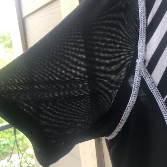 Multiples Sheer Graphics Top Size PM - Picture 5 of 5